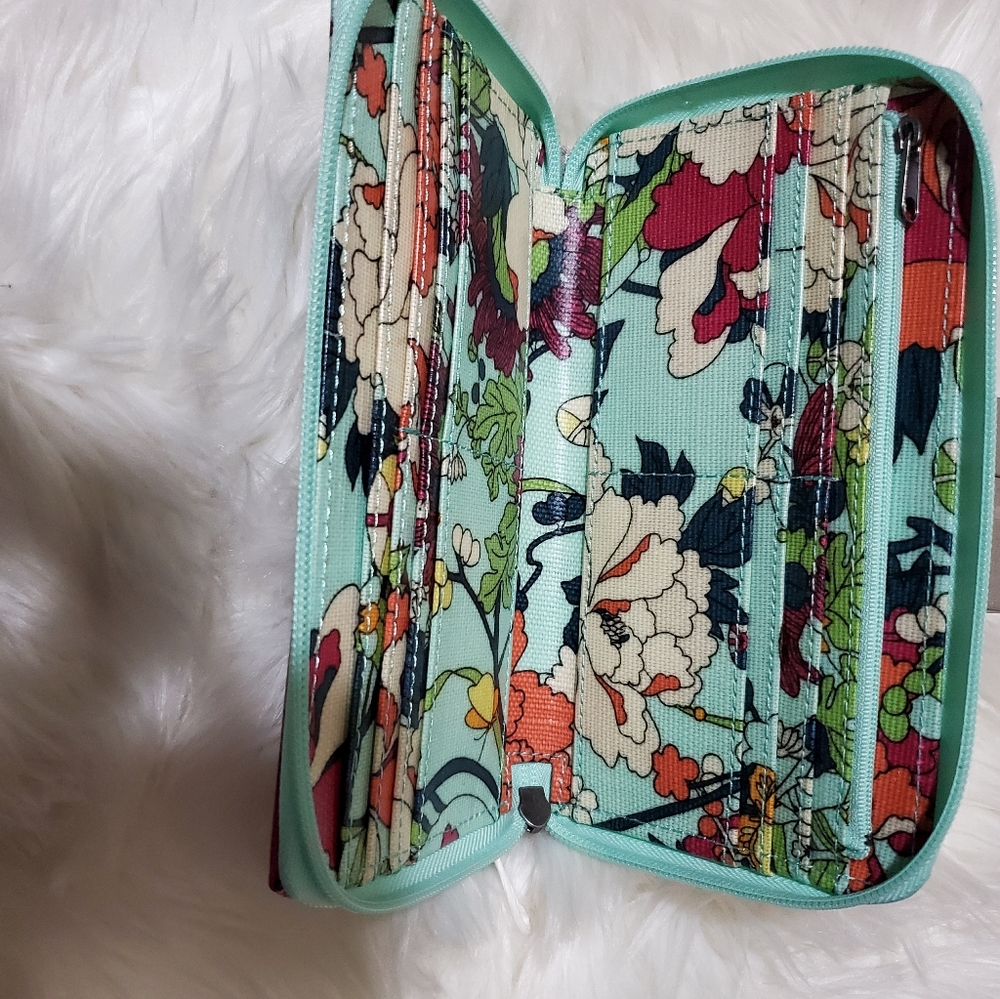 Sakroots zip around wallet - Picture 3 of 4